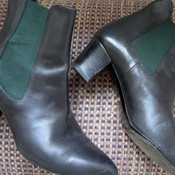 Gucci Pointed Toe Black Leather Short Boots - Picture 3 of 13